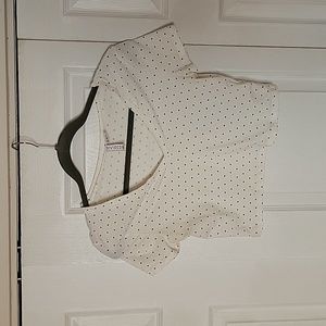 Polka dot crop top with V-neck